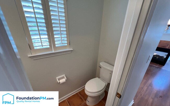 Building Photo - 1066 W Montebello Cir