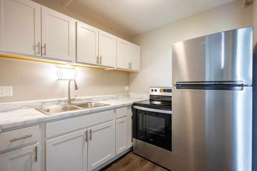 Kitchen - Edenbridge Apartments