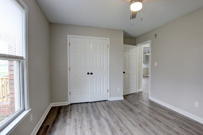 Building Photo - 2481 Clarksville Rd
