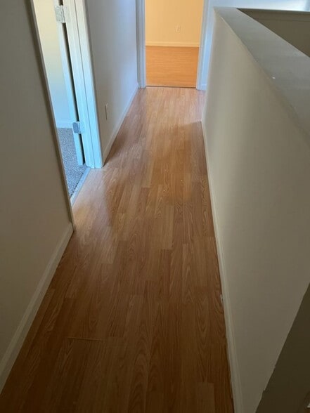 Building Photo - 633 Palisades Dr