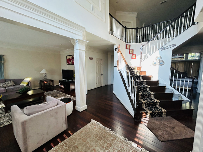 Building Photo - 15506 Symondsbury Way