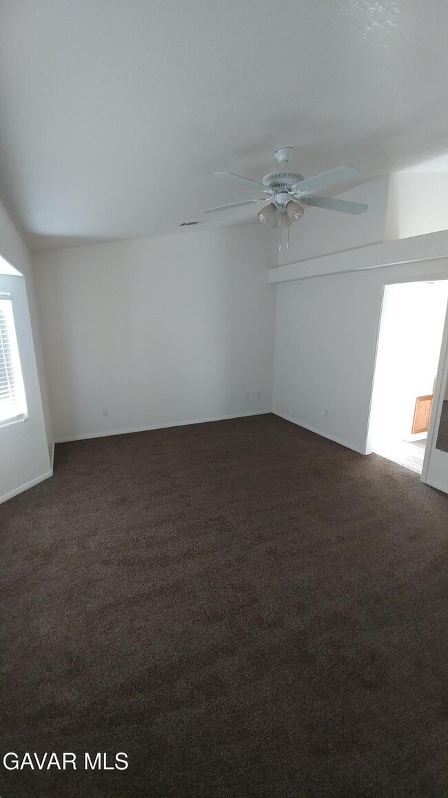 Building Photo - 9137 Evelyn Ave