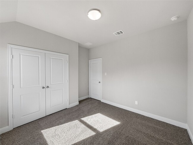 Building Photo - 401 Tartane Dr