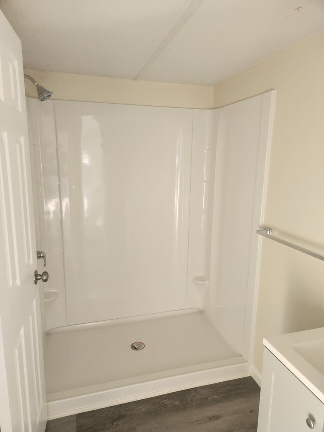 Building Photo - 105 Kim Ln