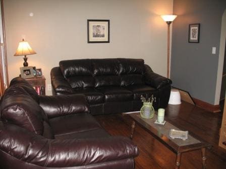 LR Not Furnished - photo took when staged - 923 Hillcrest E Dr
