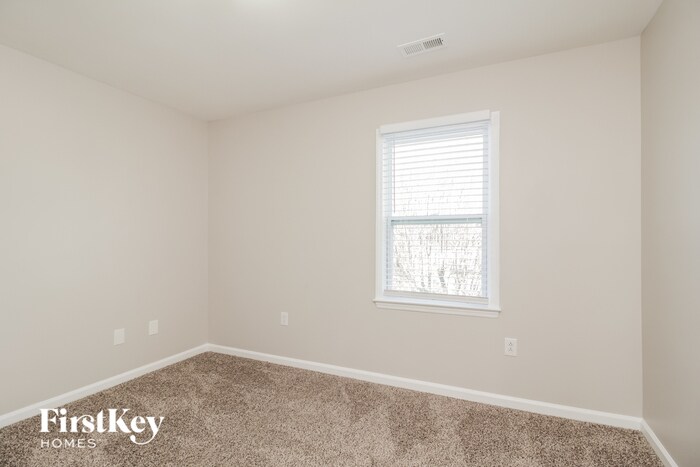 Building Photo - 6619 Hawksnest Dr