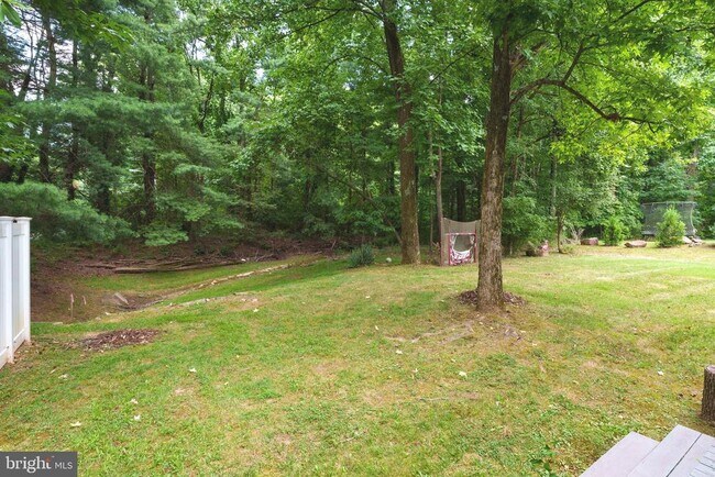Building Photo - 211 Ross Stevenson Cir