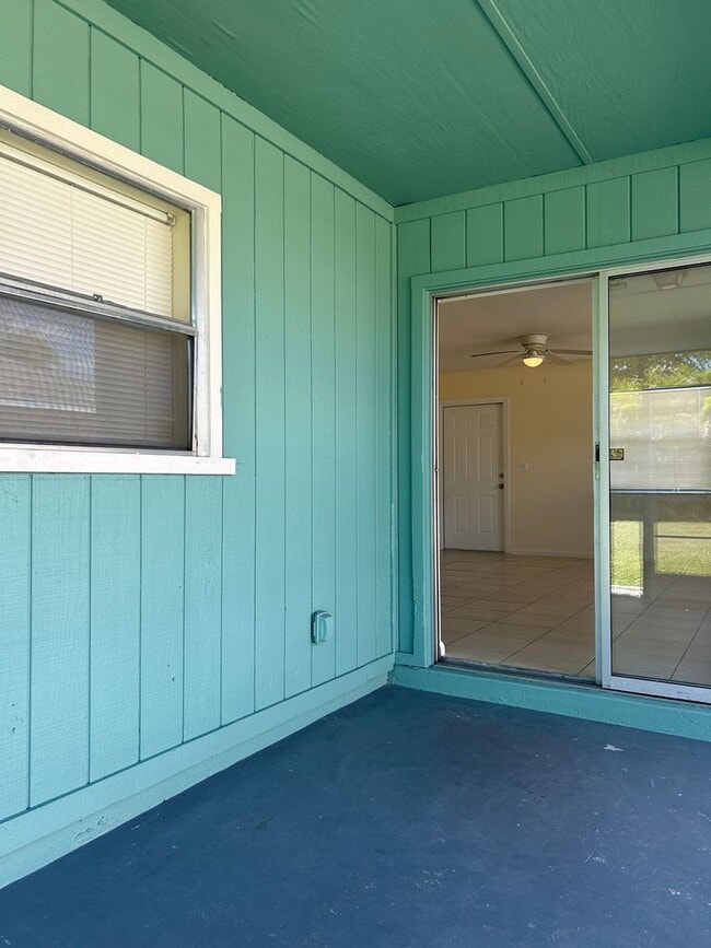 Building Photo - Super Charming 2 Bed  Duplex
