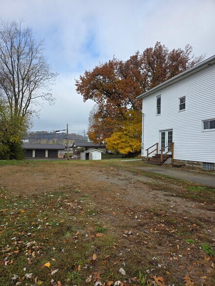 Building Photo - 409 S 3rd St