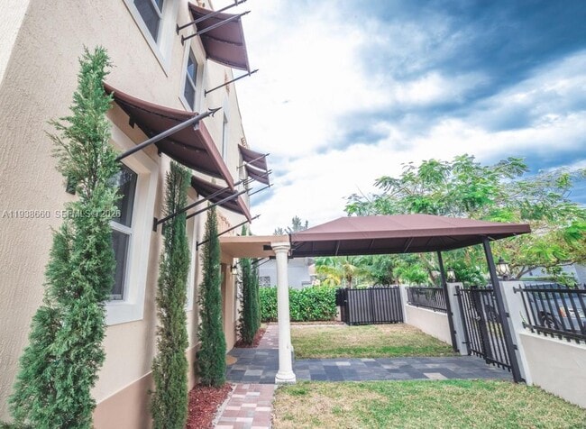 Building Photo - 53 NE 49th St