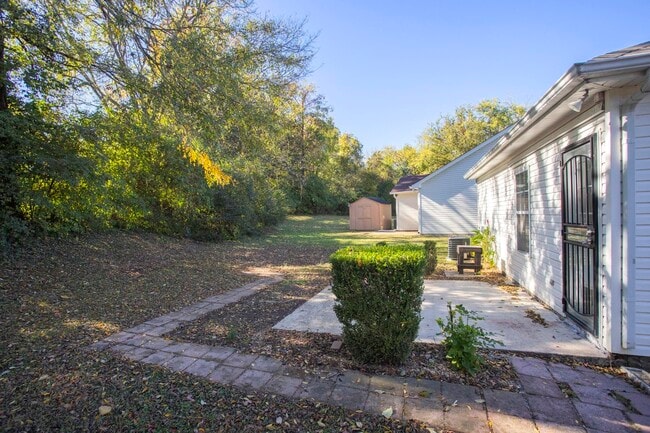 Building Photo - 2029 Williams Valley Dr