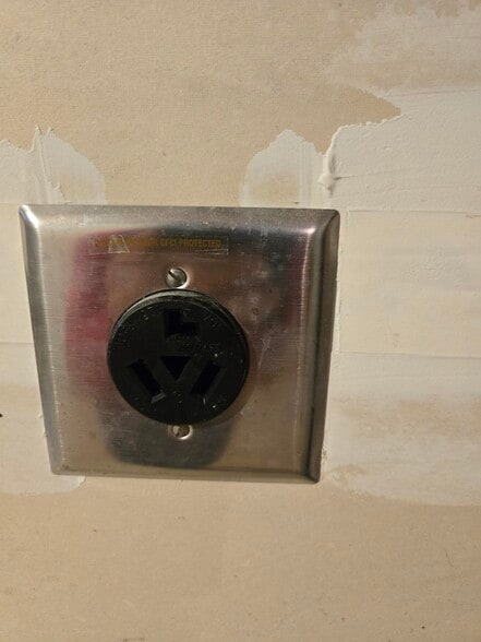 Building Photo - 1757 N Keebler Ave