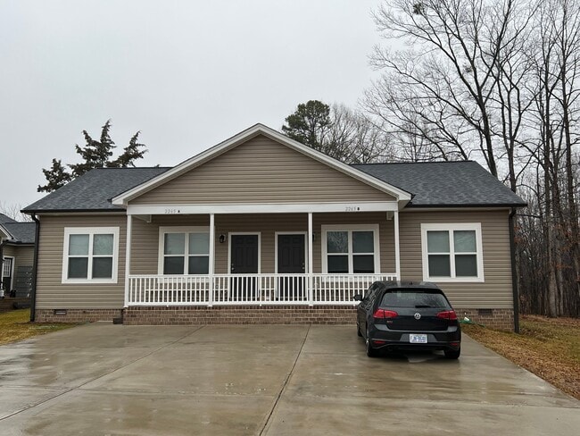 Building Photo - 2265 9th Ave Pl NE