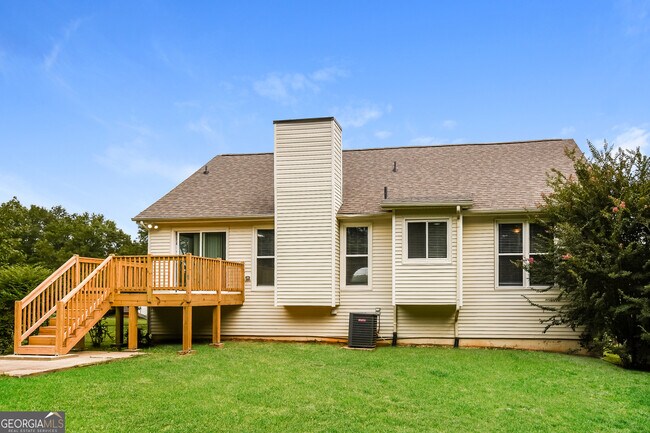 Building Photo - 17 Stonecreek Dr SW