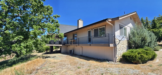 Primary Photo - Spacious & Modern 5-Bedroom Retreat in Teh...