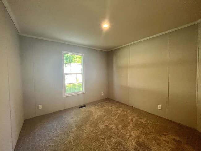 Building Photo - 1607 Delaware Dr