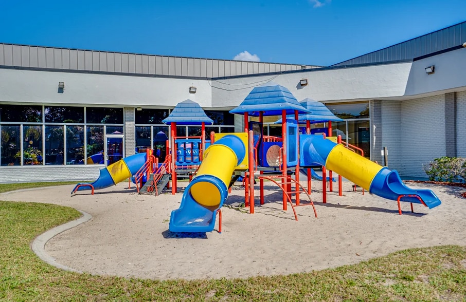 Building Photo - 2851 Maingate Village Cir