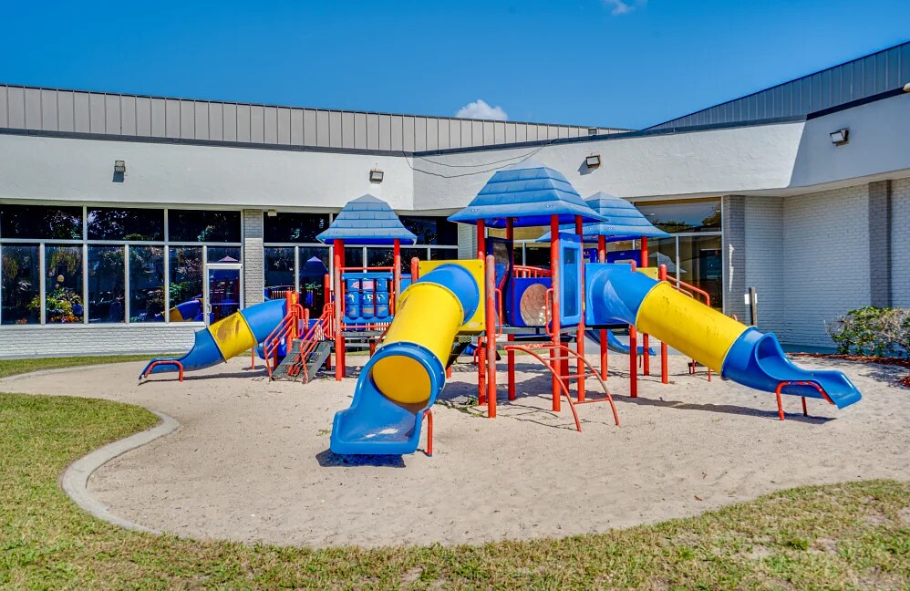 Building Photo - 2851 Maingate Village Cir