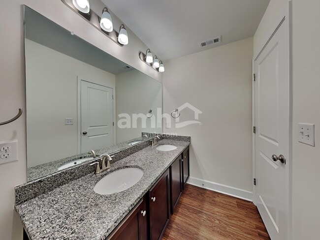 Building Photo - 5448 Lake Water Ct