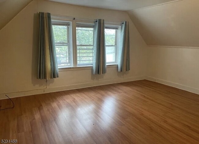 Building Photo - 11 Carteret St