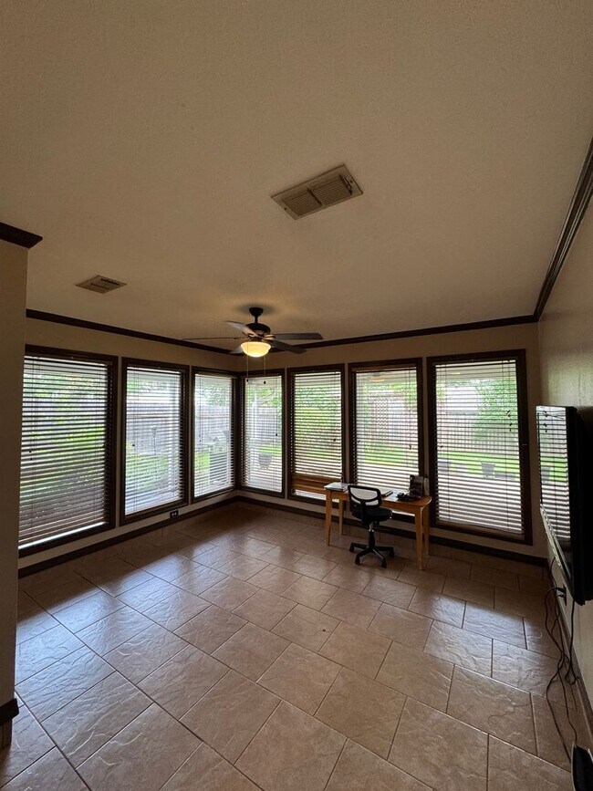Building Photo - Rental Property