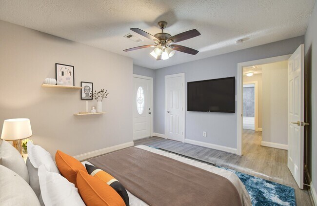 Building Photo - 590 River Plantation Dr