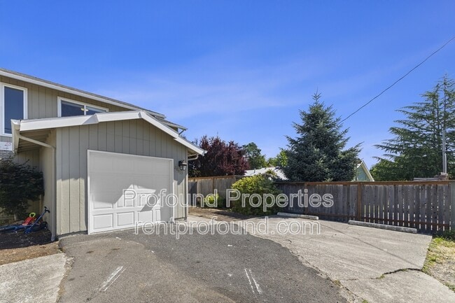 Building Photo - 20815 SW Alexander St