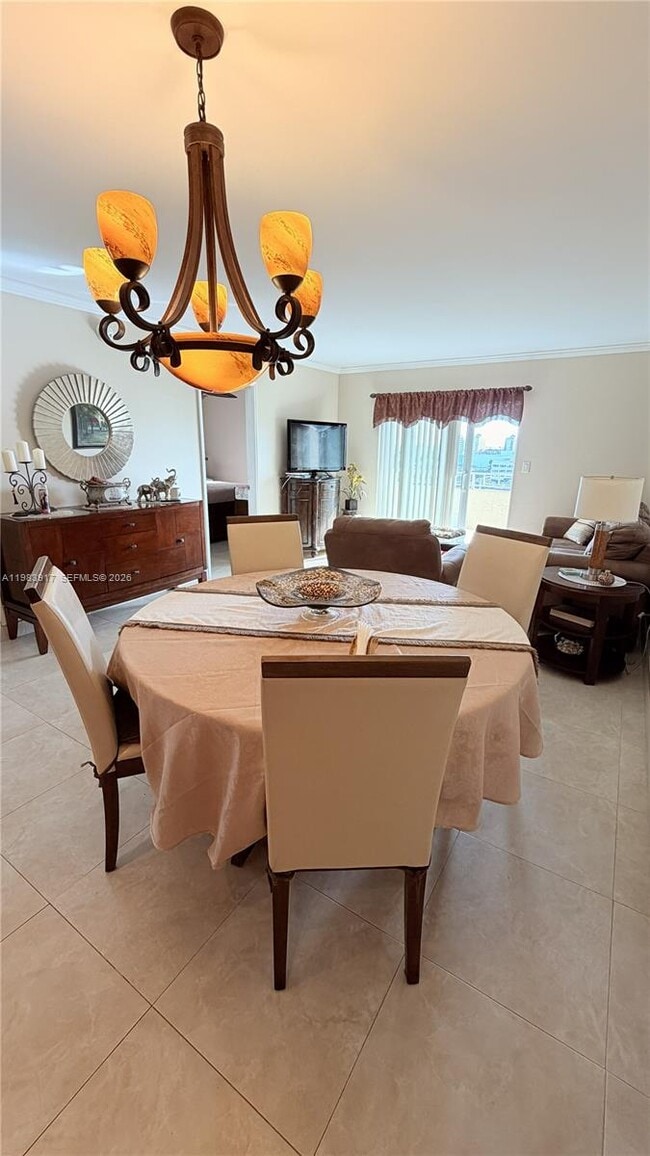 Building Photo - 900 NE 18th Ave