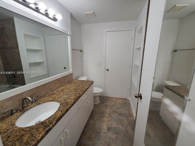 Building Photo - 1428 Coronado Rd