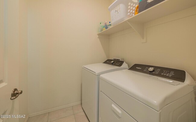 Building Photo - 13154 E Apex Mine Wy