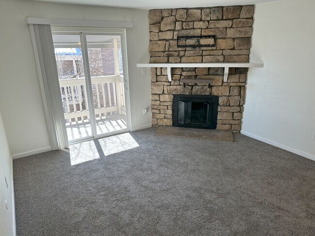 Building Photo - Brandychase at Eastmoor Park 2 Bed 2 Bath Condo!
