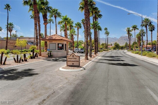 Building Photo - 10713 Grand Cypress Ave