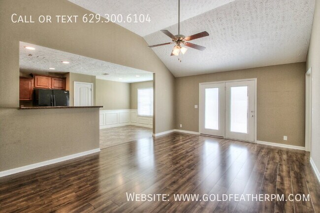 Building Photo - 3353 Tourmaline Dr