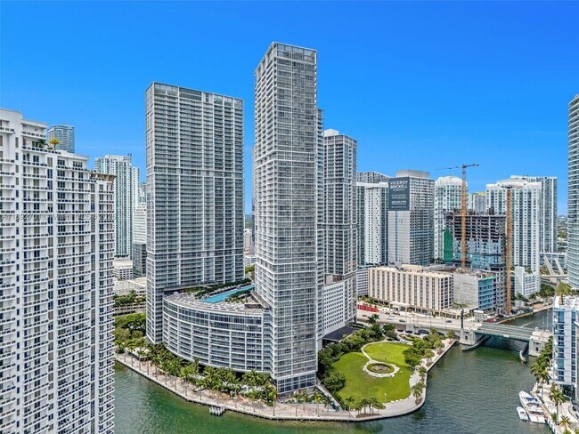 Building Photo - 465 Brickell Ave