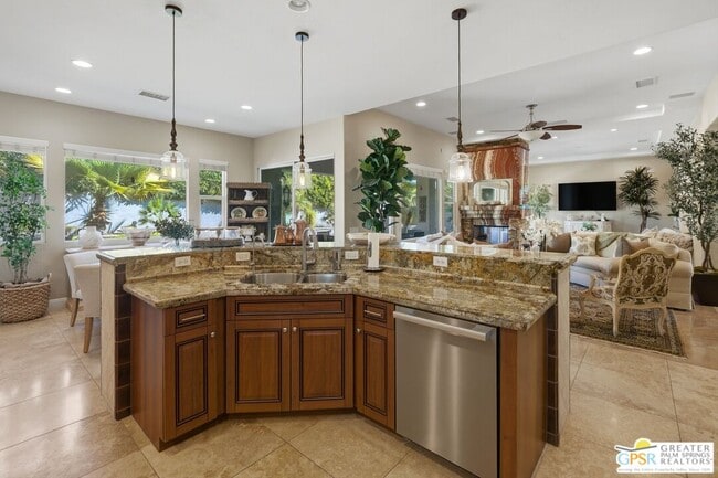 Building Photo - 104 Azzuro Dr