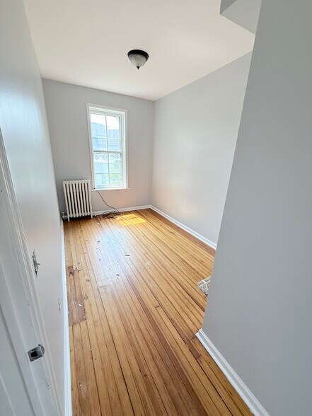 Building Photo - 584 Madison Ave