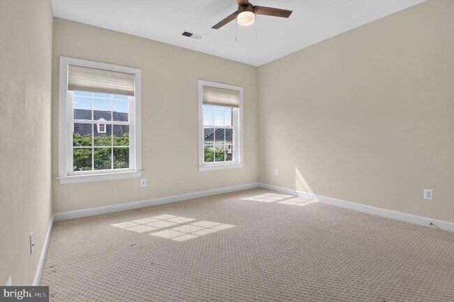 Building Photo - 24949 Earlsford Dr