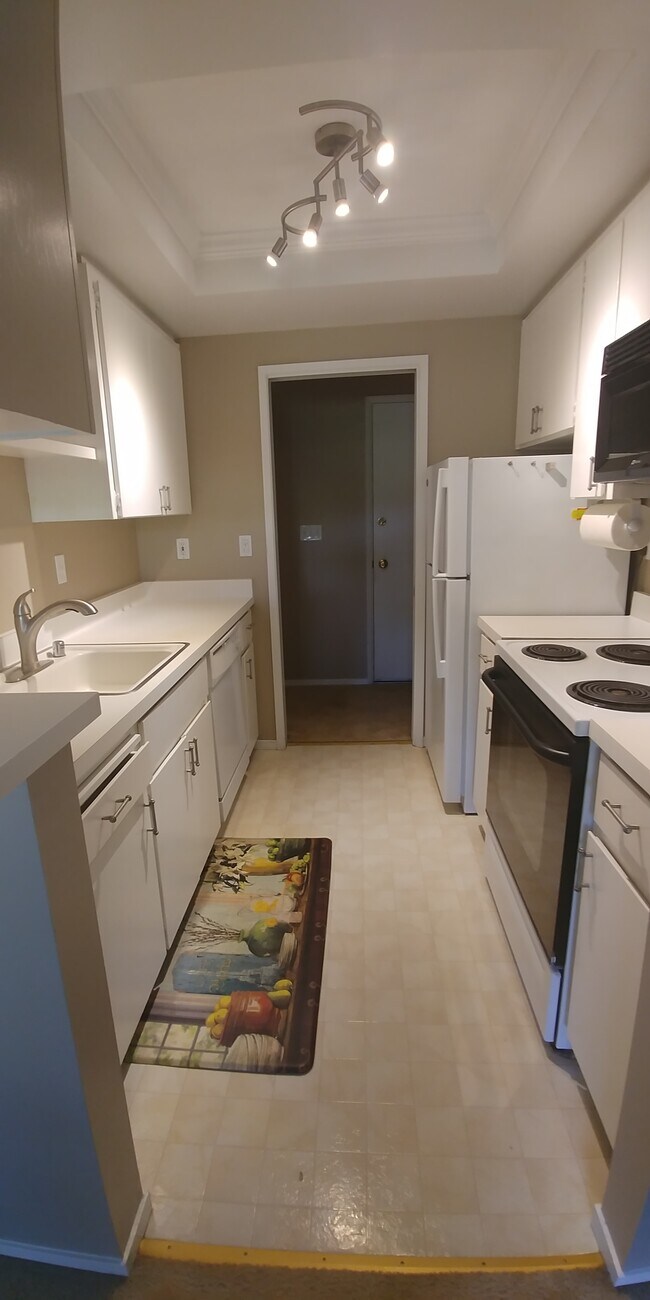 Building Photo - 151 Buckingham Dr