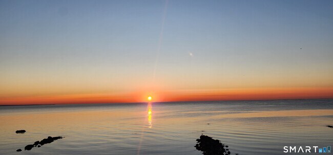 Building Photo - 41 Hillside Ave