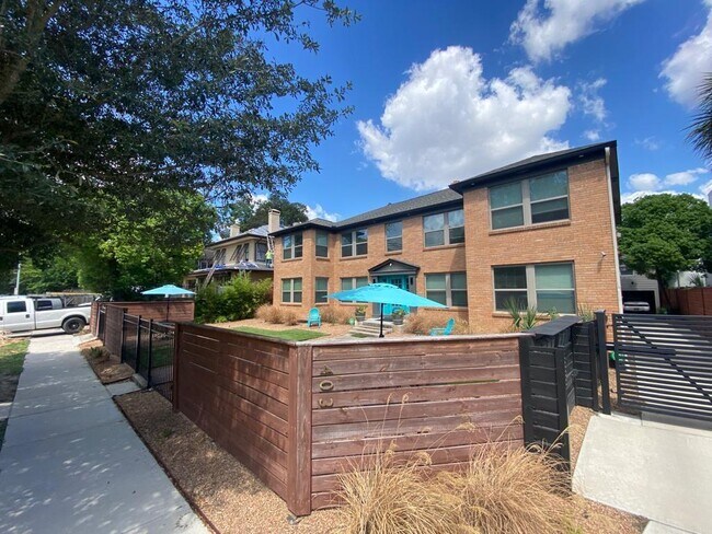 Building Photo - 403 Avondale St