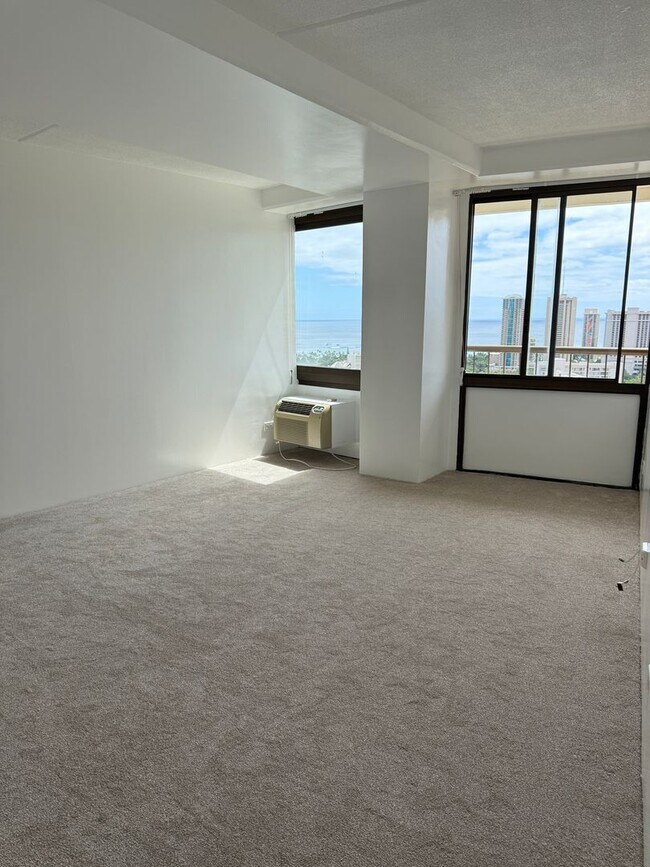 Building Photo - 2 bedroom at the Marco Polo for $2,700.00