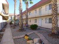 Building Photo - 1 Bedroom With Community Pool and Garage P...