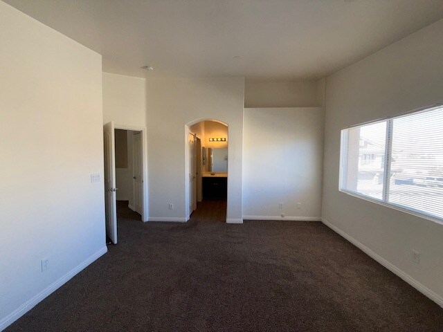 Building Photo - 3520 Glorious Iris Pl