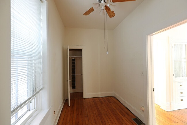 Building Photo - 833 N Winchester Ave