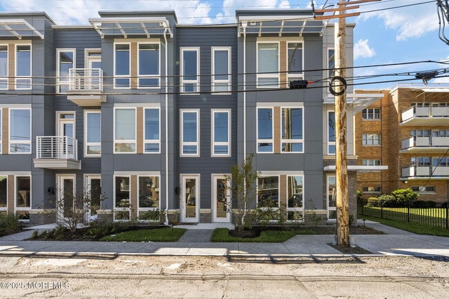 Building Photo - 1403 Kingsley St