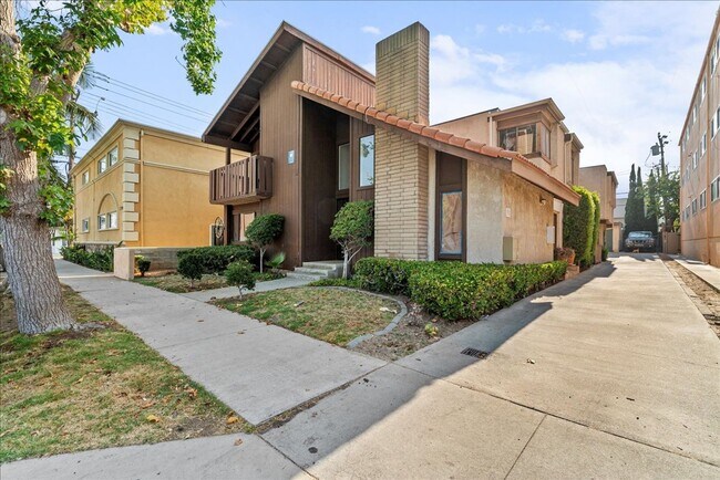 Building Photo - 392 Coronado Ave