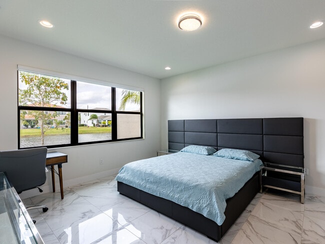 Building Photo - 7191 Montereal Path