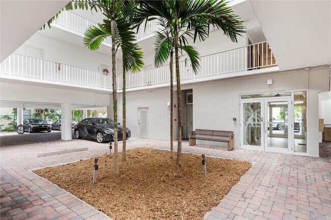 Building Photo - 1770 E Las Olas Blvd