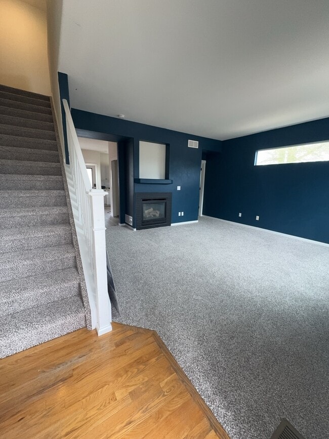 Building Photo - 5198 Dovetail Ln