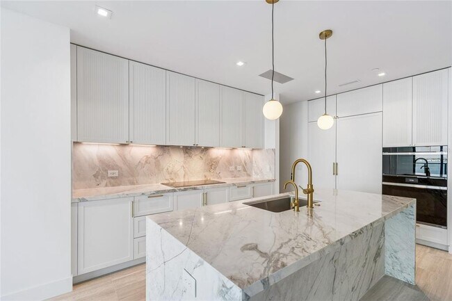 Building Photo - 3015 S Ysabella Ave